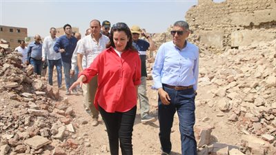 في أولى جولاته بعد توليه المنصب.. محافظ الجيزة يتفقد المشروعات القومية والحيوية الجاري تنفيذها.. “النجار” يوجه بتسريع وتيرة العمل والالتزام بالمواصفات والمعايير الدولية 