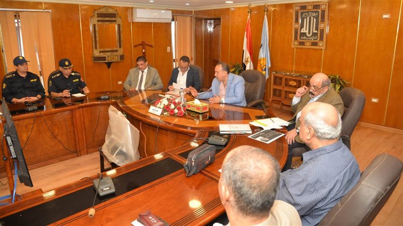 اجتماع محافظ أسيوط،