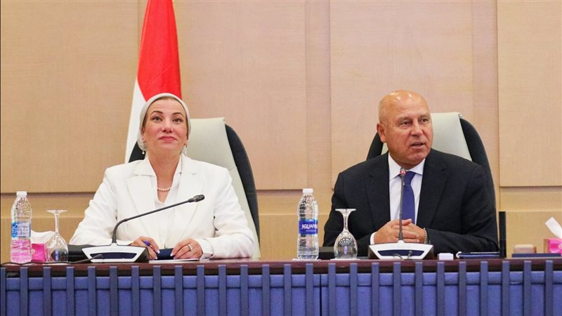 وزيرا البيئة والصناعة