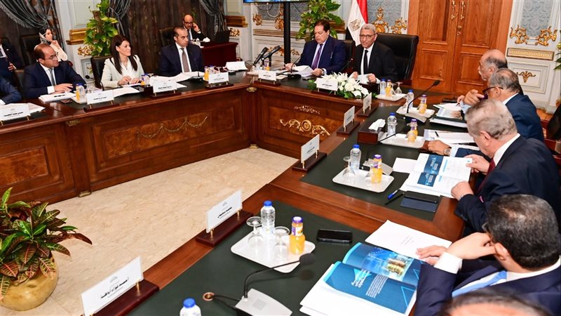 اجتماع لجنة مناقشة