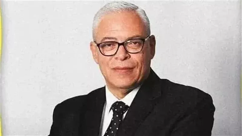  أشرف لطفي رئيس نادي