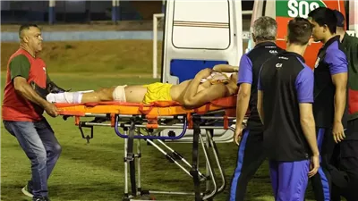 ضابط يطلق النار على حارس مرمى في الدوري البرازيلي (فيديو)
