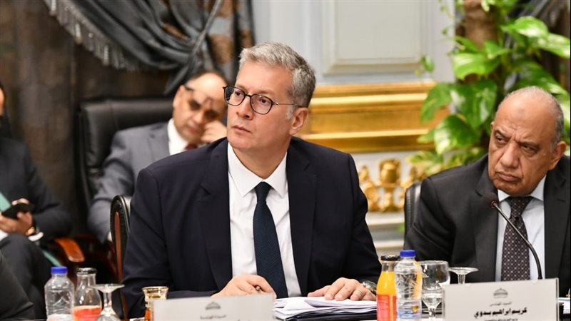 وزير البترول خلال