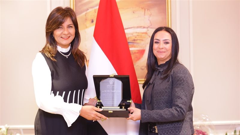 وزيرة التضامن والسفيرة