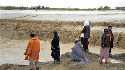مصرع 35 شخصا على الأقل جراء فيضانات مفاجئة في أفغانستان
