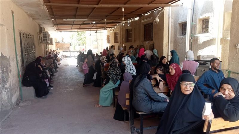 ساحة انتظار صيدلية