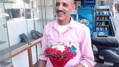 بالورود، أولياء الأمور ينتظرون أبناءهم أمام لجان الثانوية في المنوفية (صور)
