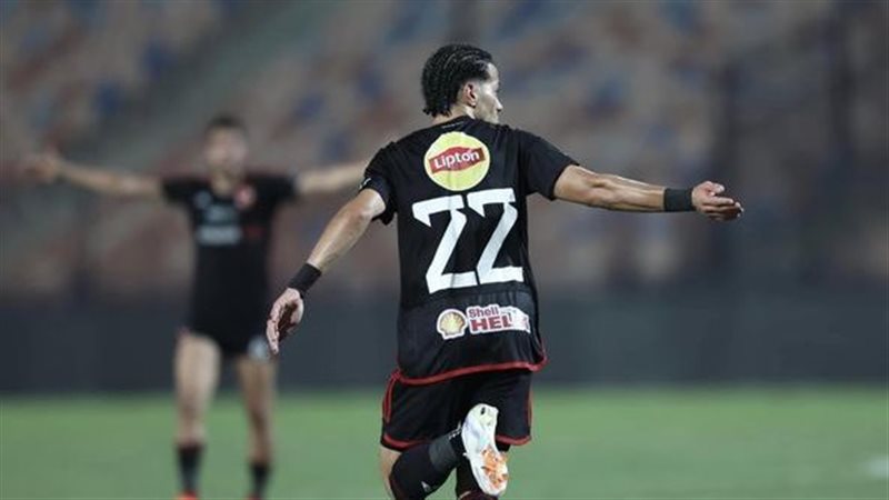 إمام عاشور لاعب الأهلي،