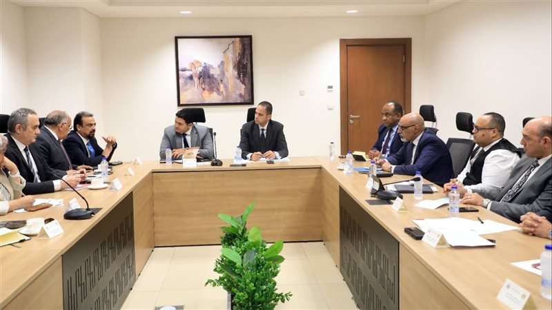 جانب من الإجتماع،فيتو