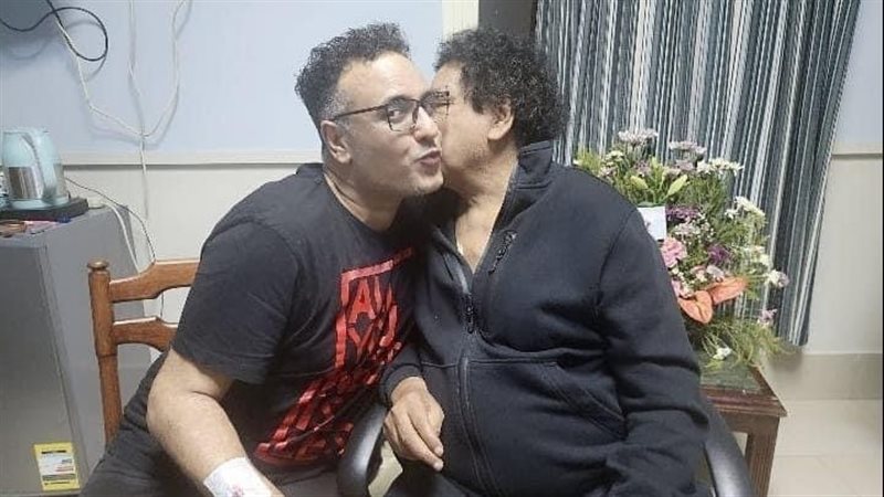 محمد منير يزور محمد