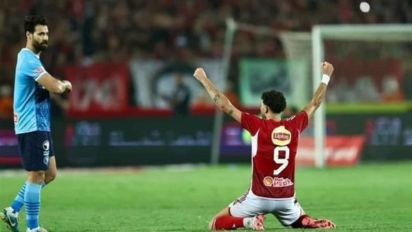وسام أبوعلي يتقدم بالهدف الأول للأهلي في مرمى المصري