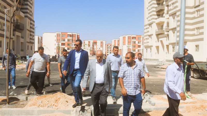 مسئولو الاسكان