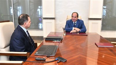 الرئيس السيسي يجتمع مع وزير الداخلية
