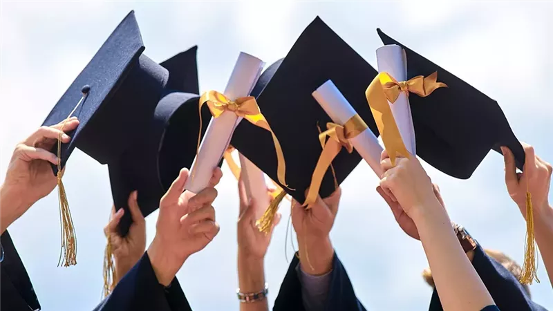 حفلات التخرج، فيتو
