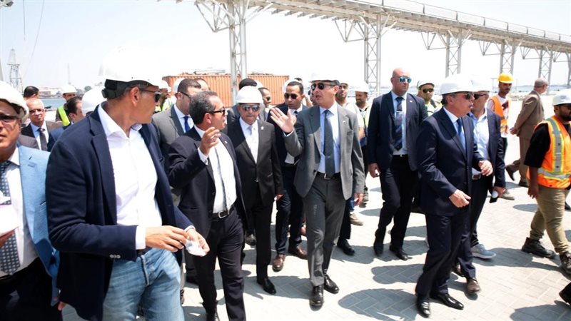 وزير التموين خلال