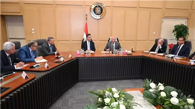 كامل الوزير: إنشاء أول مصنع للحاويات في مصر