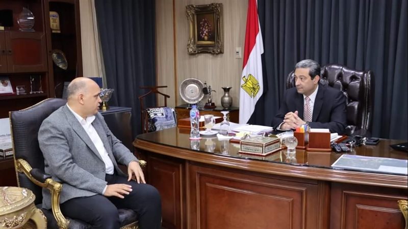 محافظ دمياط يجتمع