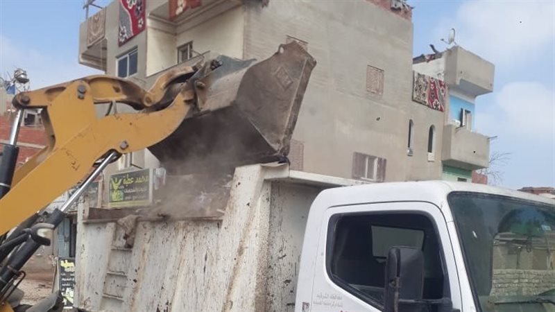 العوضى يرافق نوابه 