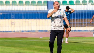 علي ماهر يطالب لاعبي المصري بطي صفحة الهزيمة من الأهلي 