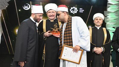 وزير الأوقاف يهنئ خطيبا بعد فوزه بالمركز الثاني في مسابقة بريكس للقرآن