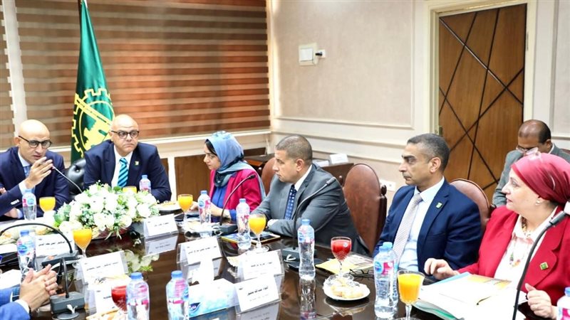 اجتماع وزير التربية