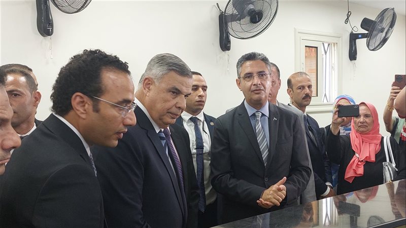 وزير التموين ومحافظ