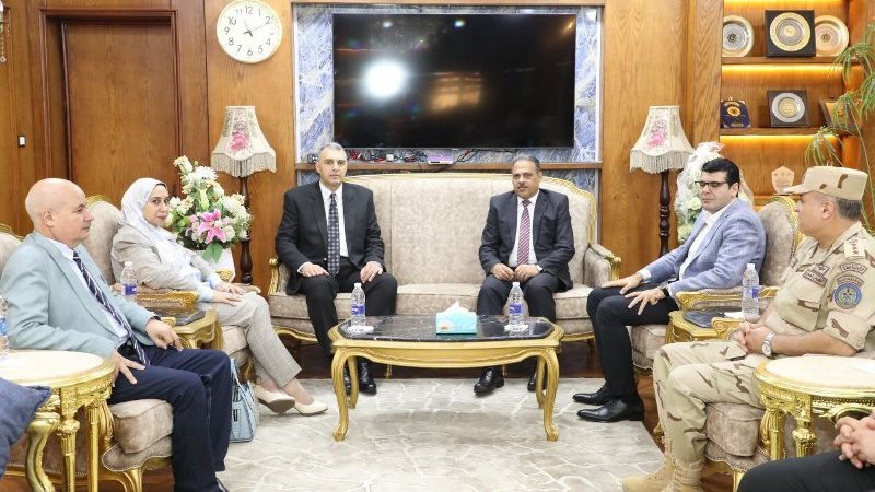 المحافظ فى زيارة