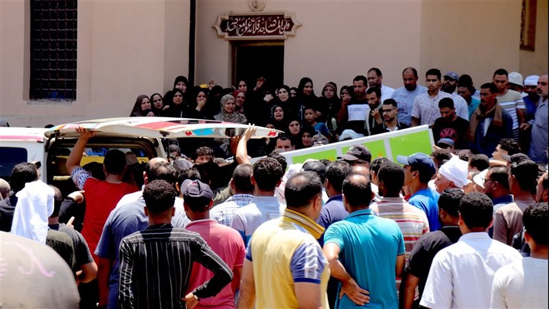 جنازة شعبية لشاب