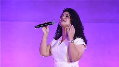 مهرجان الأوبرا الصيفي، نسمة محجوب تبهر الجمهور بأغان عربية وغربية (صور)