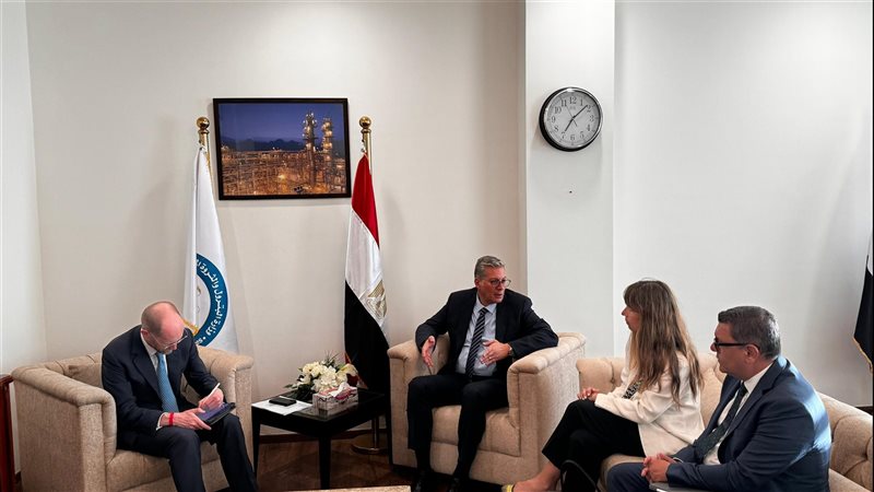 وزير البترول خلال