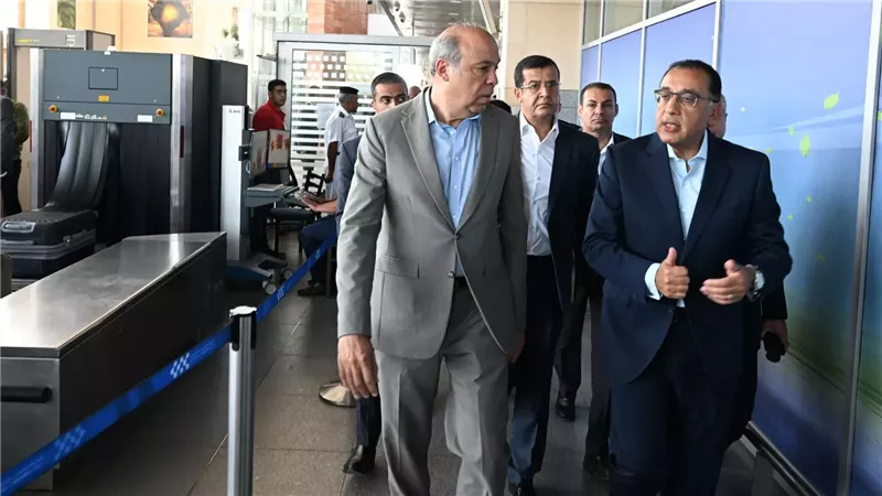 رئيس الوزراء يتفقد