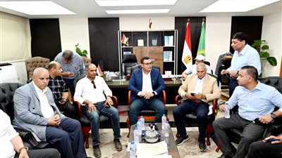 وزير الإسكان: وضع خطة لإنهاء ملفات تقنين الأراضى المضافة وتعظيم الاستفادة من حصة الهيئة 