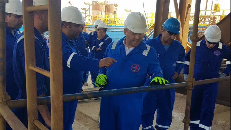 مسئولي خالدة أثناء