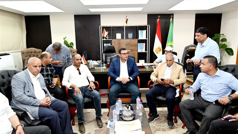 وزير الإسكان يترأس