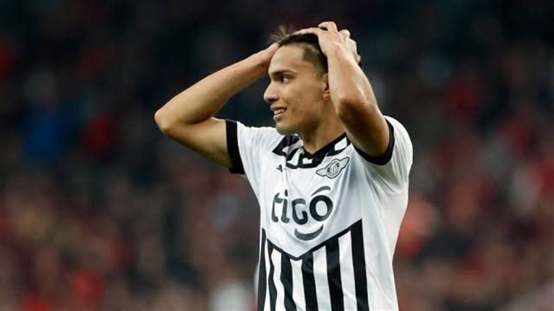دييجو جوميز، فيتو