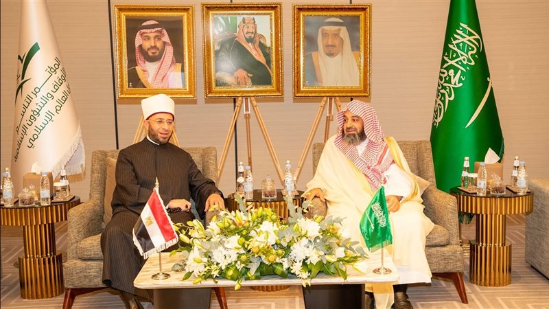 وزير الأوقاف يصل