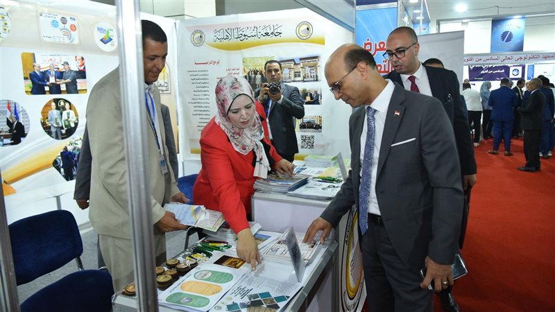 رئيس جامعة أسيوط،