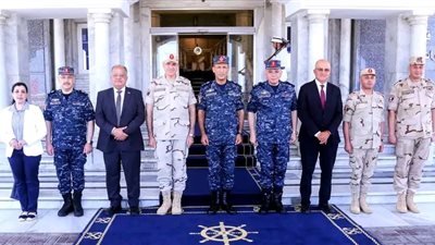 القوات المسلحة تنظم معرضًا لدعم التصنيع المحلى لمستلزمات التأمين الفنى للقطع البحرية
