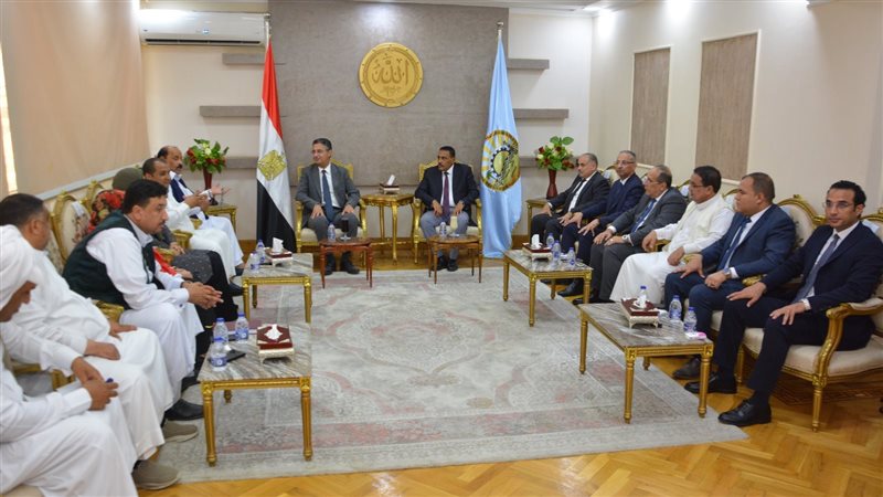 وزير التموين خلال