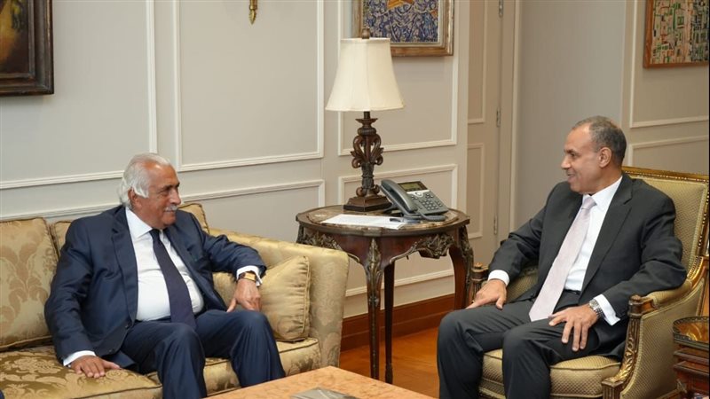 وزير الخارجية يستقبل