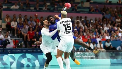 نجم منتخب اليد: سنبذل قصارى جهدنا في الملعب لتحقيق ميدالية لمصر