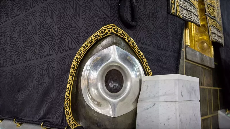  هل الحجر الأسود