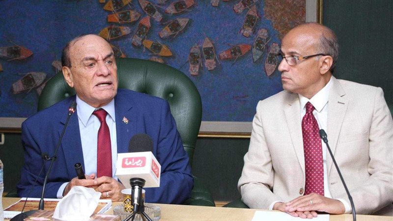 اللواء سمير فرج والصحفي