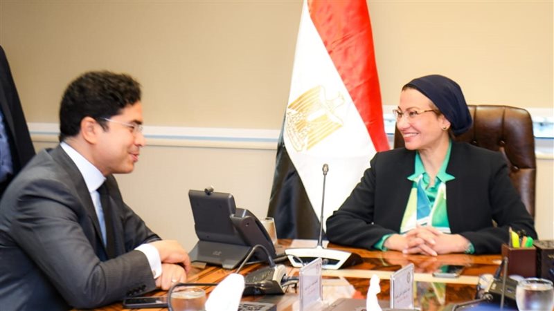 وزيرة البيئة والنائب،