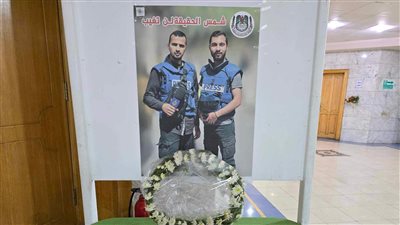 نقيب الصحفيين يفتتح معرضًا لصور شهداء الصحافة الفلسطينية