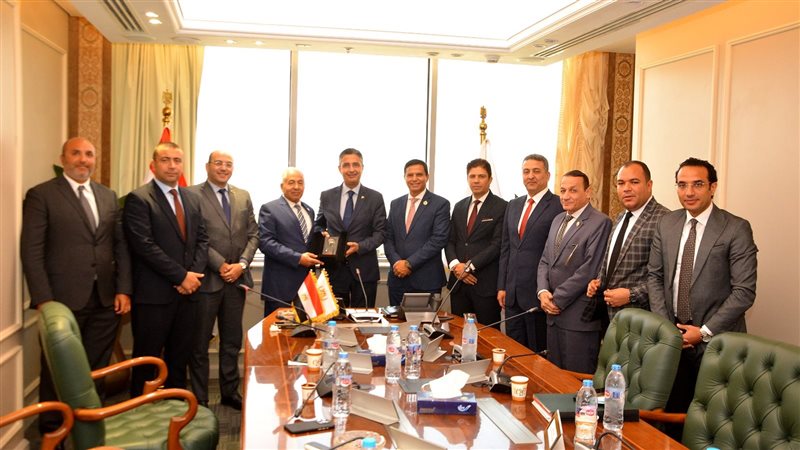 وزير التموين خلال