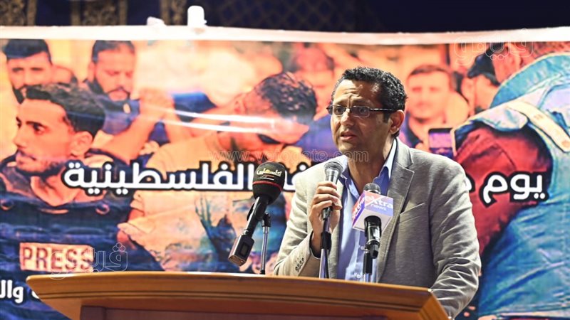 الكاتب الصحفي خالد