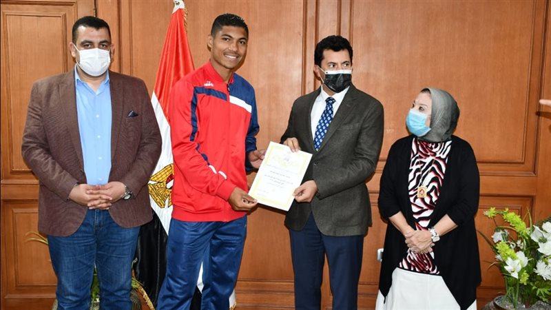 وزير الرياضة يكرم