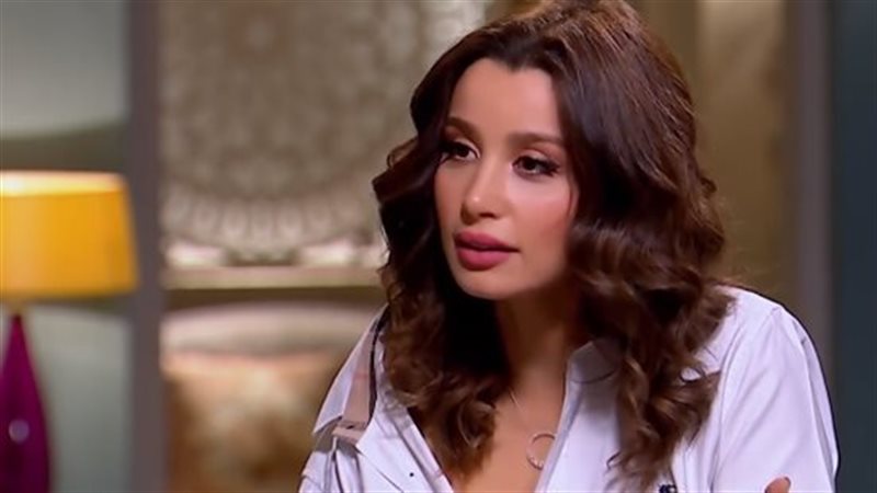 الفنانة سارة التونسي