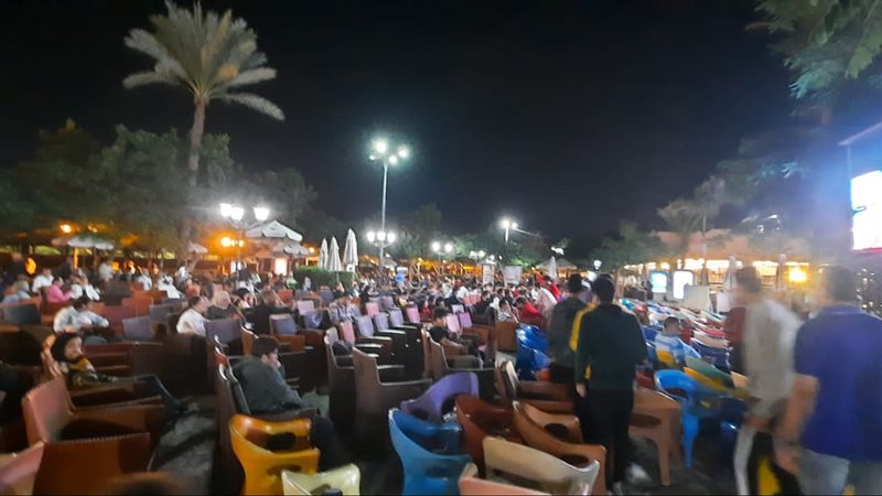 توافد الجماهير علي